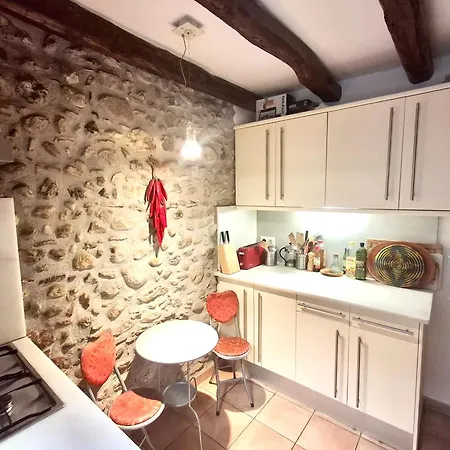 - 2km Golf 18 Hoyos - 12km Playa Holiday home Peralada